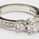 Illustration for article titled Huge Engagement Rings Show the World You're More Likely to Divorce